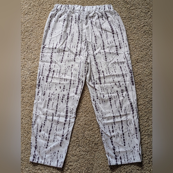NWOT Women's XL Pants, White W/Dark Grey Pattern, Elastic Waist, Angled Pockets - Picture 5 of 9